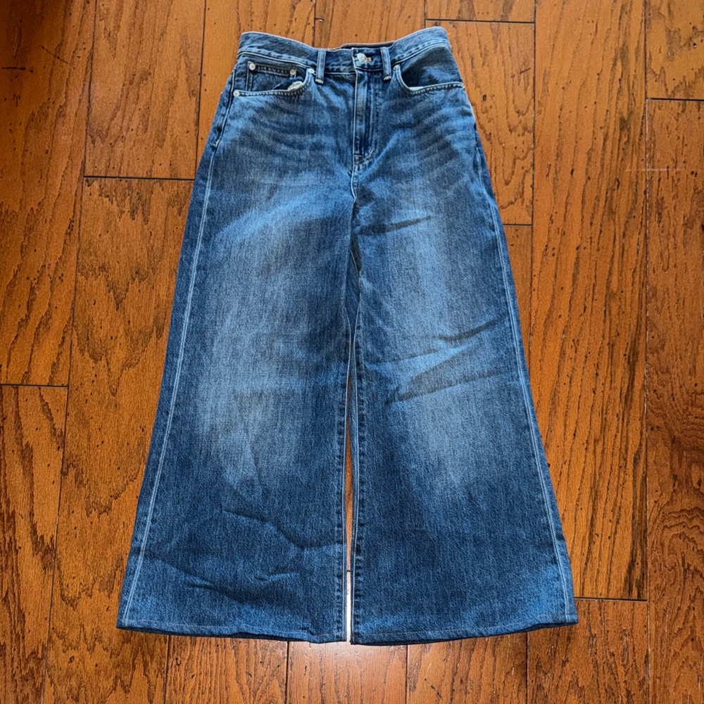 New, never worn-Madewell, sz. 26, extra wide leg jeans! Adorable!